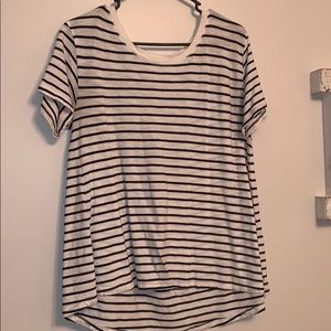 size medium, black and white striped gap t-shirt.